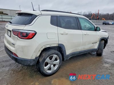 Trzecie zdjęcie samochodu z tyłu: 2018 JEEP COMPASS LATITUDE VIN:3C4NJDBB4JT479553 - miniatura