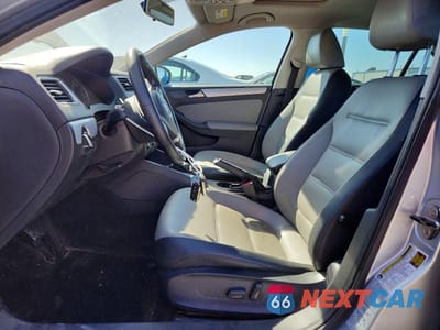 Zdjęcie 7 z 11 samochodu: 2014 VOLKSWAGEN JETTA HYBRID VIN:3VW637AJ6EM266853 - miniatura