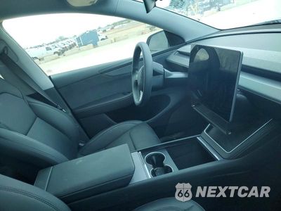 Zdjęcie 9 z 13 samochodu: 2026 TESLA MODEL Y VIN:7SAYGDEE4TF373092 - miniatura