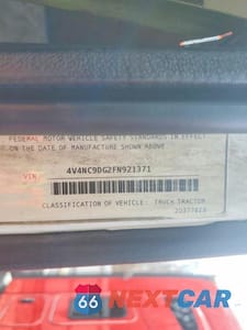 Zdjęcie 10 z 10 samochodu: 2015 VOLVO VNL SEMI TRUCK VIN:4V4NC9DG2FN921371 - miniatura