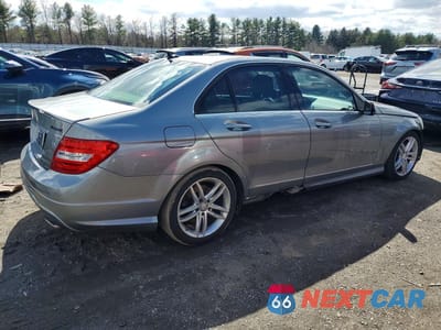 Trzecie zdjęcie samochodu z tyłu: 2013 MERCEDES-BENZ C 300 4MATIC VIN:WDDGF8AB9DR289138 - miniatura