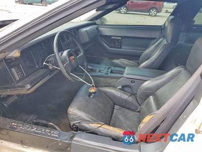 Zdjęcie 7 z 12 samochodu: 1984 CHEVROLET CORVETTE VIN:1G1AY0782E5116893 - miniatura