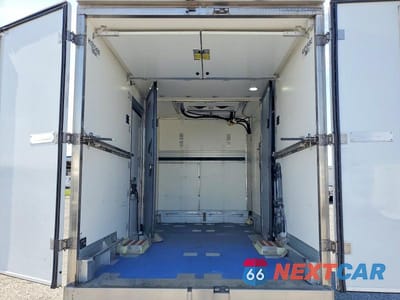 Zdjęcie 10 z 14 samochodu: 2023 FORD E350 REFRIGERATED BOX TRUCK VIN:1FDWE3FKXPDD18826 - miniatura