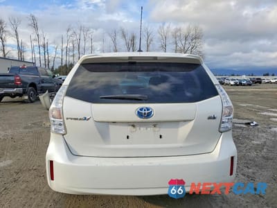 Zdjęcie 6 z 12 samochodu: 2014 TOYOTA PRIUS V THREE VIN:JTDZN3EU2E3355828 - miniatura