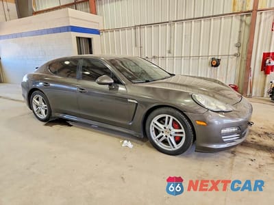 Czwarte zdjęcie samochodu z boku: 2013 PORSCHE PANAMERA VIN:WP0AA2A78DL012586 - miniatura