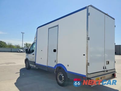 Trzecie zdjęcie samochodu z tyłu: 2022 FORD TRANSIT DELIVERY TRUCK VIN:1FDBW5Z85NKA35735 - miniatura