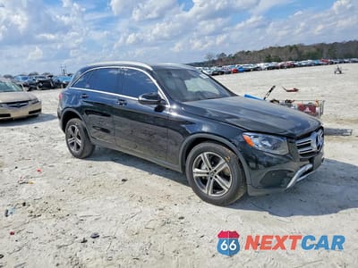 Czwarte zdjęcie samochodu z boku: 2019 MERCEDES-BENZ GLC VIN:WDC0G4JB2KV144362 - miniatura