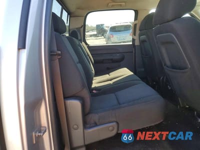 Zdjęcie 10 z 12 samochodu: 2010 GMC SIERRA K1500 SLE VIN:3GTRKVE30AG190140 - miniatura