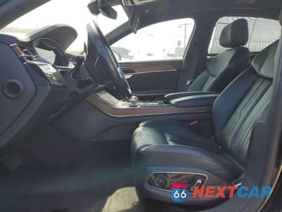 Zdjęcie 7 z 11 samochodu: 2021 AUDI A8 L VIN:WAU8DAF84MN018453 - miniatura