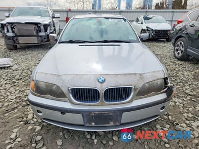 Piąte zdjęcie samochodu w środku: 2003 BMW 325 I VIN:WBAET37463NJ24642 - miniatura