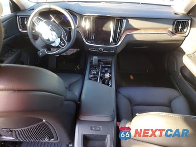 Zdjęcie 8 z 11 samochodu: 2025 VOLVO S60 PLUS AWD HYBRID VIN:7JRL12GC2SG364602 - miniatura