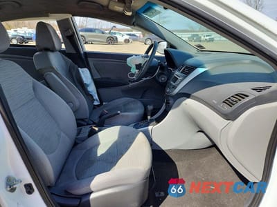 Zdjęcie 7 z 12 samochodu: 2015 HYUNDAI ACCENT GLS VIN:KMHCT4AE5FU892989 - miniatura