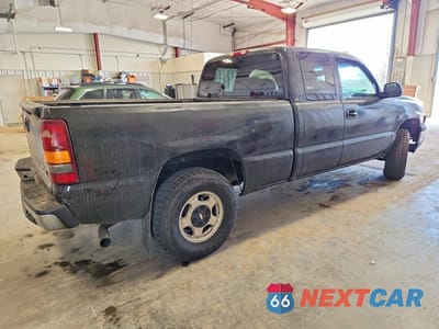 Trzecie zdjęcie samochodu z tyłu: 2003 CHEVROLET SILVERADO K1500 VIN:2GCEK19T131345081 - miniatura