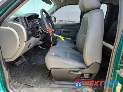 Zdjęcie 7 z 12 samochodu: 2011 GMC 2500 VIN:1GT21ZCG2BZ195679 - miniatura