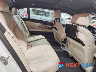 Zdjęcie 10 z 11 samochodu: 2018 BMW 750 XI VIN:WBA7F2C55JB238347 - miniatura