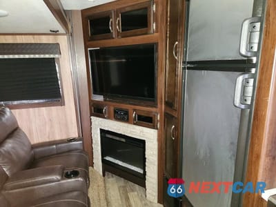 Zdjęcie 9 z 10 samochodu: 2019 JAYCO JAYCO VIN:1UJBJ0BS8K14A0319 - miniatura