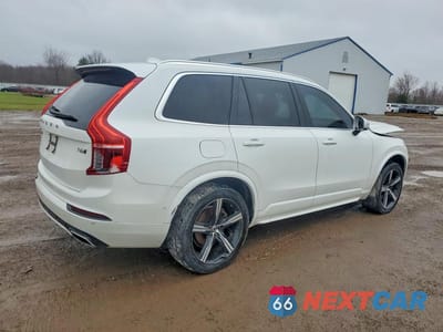Trzecie zdjęcie samochodu z tyłu: 2016 VOLVO XC90 T6 VIN:YV4A22PM1G1067078 - miniatura