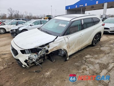 2021 TOYOTA HIGHLANDER XSE 5TDJZRBH3MS132187 - główne zdjęcie licytacji z USA - miniatura