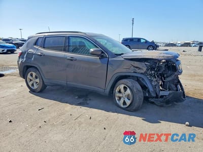 Czwarte zdjęcie samochodu z boku: 2018 JEEP COMPASS LATITUDE VIN:3C4NJCBB3JT293383 - miniatura