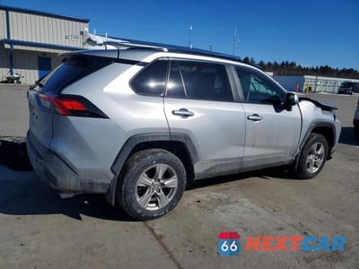 Trzecie zdjęcie samochodu z tyłu: 2025 TOYOTA RAV4 HYBRID LE VIN:2T3MWRFV6SW267990 - miniatura