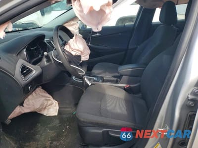 Zdjęcie 9 z 14 samochodu: 2019 CHEVROLET CRUZE LS VIN:3G1BC6SM3KS613494 - miniatura