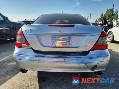 Zdjęcie 6 z 11 samochodu: 2007 MERCEDES-BENZ E 350 VIN:WDBUF56X77B113684 - miniatura