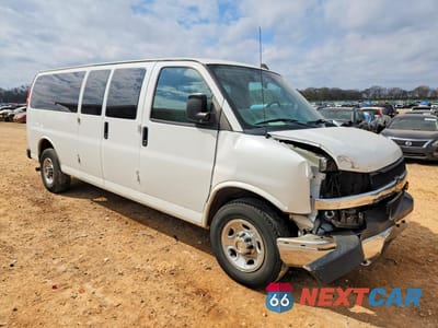 Czwarte zdjęcie samochodu z boku: 2016 CHEVROLET EXPRESS G3500 LT VIN:1GAZGPFG1G1162362 - miniatura