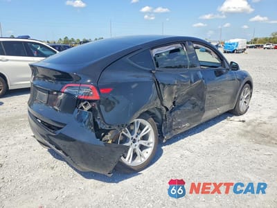 Trzecie zdjęcie samochodu z tyłu: 2022 TESLA MODEL Y VIN:7SAYGDEE1NF434093 - miniatura