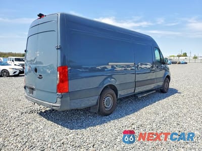 Trzecie zdjęcie samochodu z tyłu: 2019 MERCEDES BENZ SPRINTER 2500 DELIVERY VAN VIN:WD4PF1CD1KP138258 - miniatura