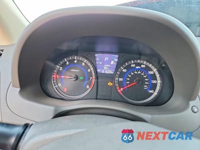 Zdjęcie 9 z 14 samochodu: 2012 HYUNDAI ACCENT GLS VIN:KMHCU4AE2CU108986 - miniatura