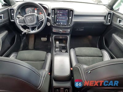 Zdjęcie 8 z 12 samochodu: 2020 VOLVO XC40 T5 R-DESIGN VIN:YV4162UM1L2268895 - miniatura