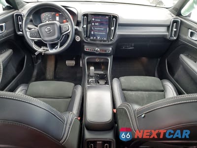 Zdjęcie 8 z 14 samochodu: 2020 VOLVO XC40 T5 R-DESIGN VIN:YV4162UM1L2268895 - miniatura