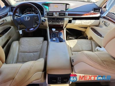 Zdjęcie 8 z 11 samochodu: 2016 LEXUS LS 460 BASE VIN:JTHBL5EF9G5142739 - miniatura