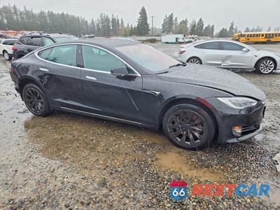 Czwarte zdjęcie samochodu z boku: 2018 TESLA MODEL S VIN:5YJSA1E23JF245822 - miniatura