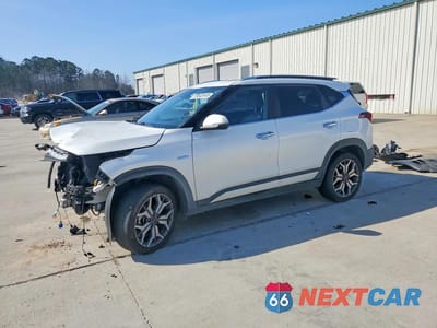 2022 KIA SELTOS SX KNDETCA29N7282846 - główne zdjęcie licytacji z USA - miniatura
