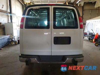 Zdjęcie 6 z 13 samochodu: 2017 GMC SAVANA G2500 VIN:1GTW7AFF5H1908635 - miniatura