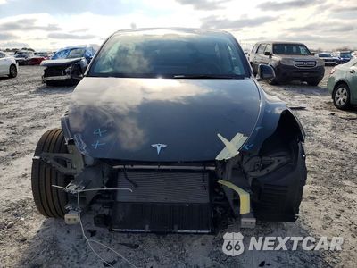 Piąte zdjęcie samochodu w środku: 2025 TESLA MODEL Y VIN:7SAYGDEF6SA362714 - miniatura