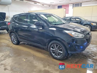 Czwarte zdjęcie samochodu z boku: 2015 HYUNDAI TUCSON GLS VIN:KM8JTCAF1FU071012 - miniatura