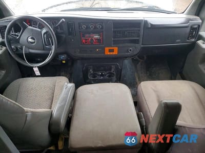 Zdjęcie 8 z 12 samochodu: 2008 CHEV EXPRESS G1500 VIN:1GCFH154X81217534 - miniatura