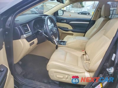 Zdjęcie 7 z 13 samochodu: 2019 TOYOTA HIGHLANDER XLE VIN:5TDJZRFH6KS918234 - miniatura