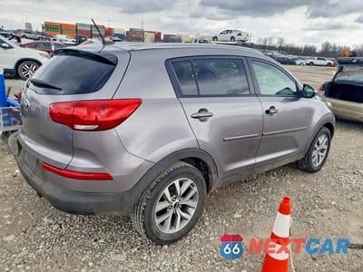 Trzecie zdjęcie samochodu z tyłu: 2015 KIA SPORTAGE LX VIN:KNDPB3AC8F7711609 - miniatura
