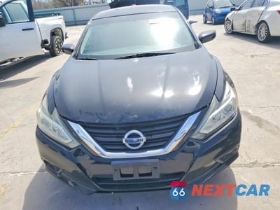 Piąte zdjęcie samochodu w środku: 2017 NISSAN ALTIMA 2.5 SV VIN:1N4AL3AP0HC120115 - miniatura