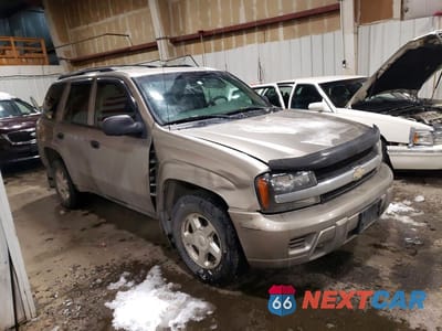 Czwarte zdjęcie samochodu z boku: 2002 CHEVROLET TRAILBLAZER VIN:1GNDT13SX22195003 - miniatura