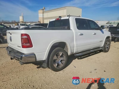 Trzecie zdjęcie samochodu z tyłu: 2020 RAM 1500 LARAMIE VIN:1C6SRFJM6LN250439 - miniatura