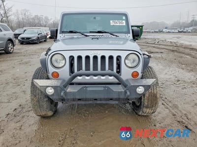 Piąte zdjęcie samochodu w środku: 2013 JEEP WRANGLER UNLIMITED SAHARA VIN:1C4BJWEG9DL602625 - miniatura