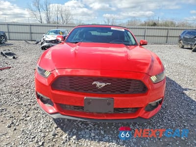 Piąte zdjęcie samochodu w środku: 2017 FORD MUSTANG VIN:1FATP8UH9H5204713 - miniatura