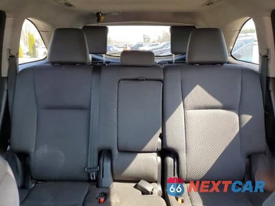 Zdjęcie 10 z 12 samochodu: 2017 TOYOTA HIGHLANDER LE VIN:5TDBZRFH3HS427097 - miniatura