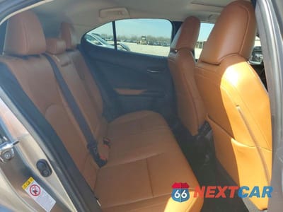 Zdjęcie 11 z 12 samochodu: 2019 LEXUS UX 250H BASE VIN:JTHU9JBH3K2015890 - miniatura