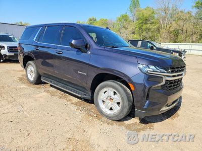 Czwarte zdjęcie samochodu z boku: 2022 CHEVROLET TAHOE C1500 LS VIN:1GNSCMKD1NR147039 - miniatura