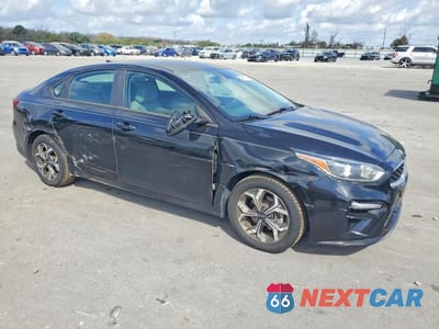 Czwarte zdjęcie samochodu z boku: 2019 KIA FORTE LXS VIN:3KPF24AD7KE059988 - miniatura